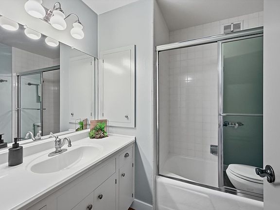 4th image of 5 Sausalito Boulevard #1