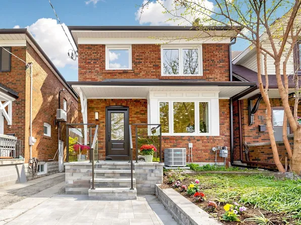 55 Chilton Rd, Toronto, ON M4J 3C7