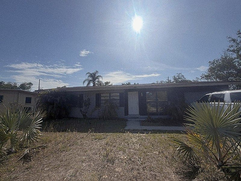 1st image of 8709 N Renfrew Pl