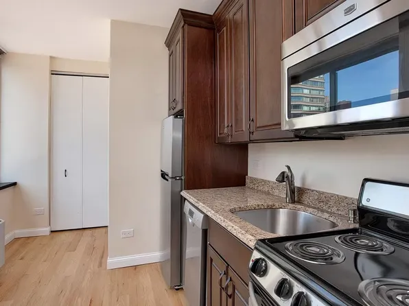 111 West 67th Street image 1 of 5