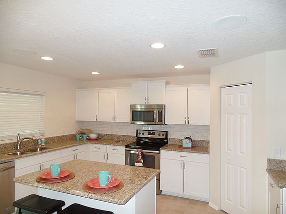 4th image of 79 Levee Ln