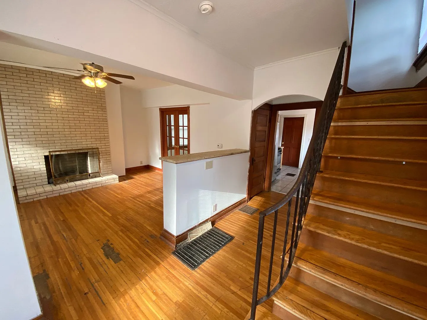 Waldeck Ave 2205 WR — Photo 2