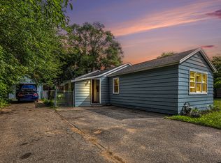 1317 Beechwood St NE, Grand Rapids, MI 49505