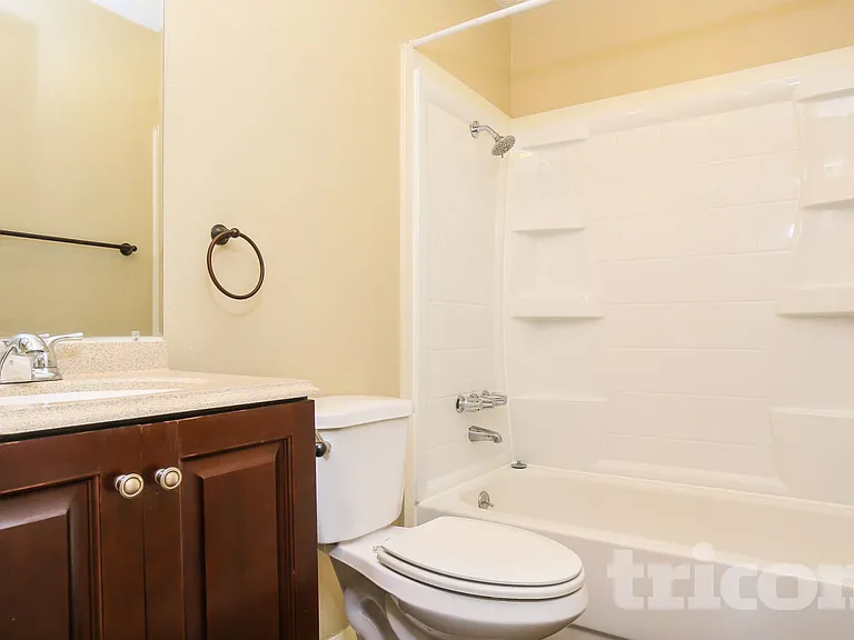 4227 Burkegate Dr — Photo 8