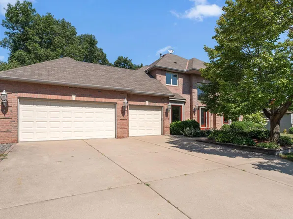 339 Oak Ridge Dr, Vadnais Heights, MN 55127