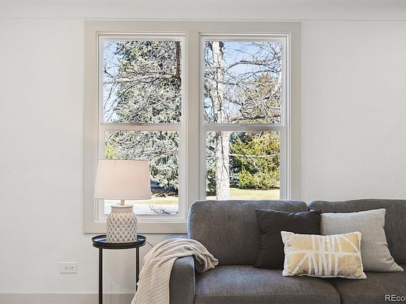 3rd image of 4022 E 17th Avenue Parkway
