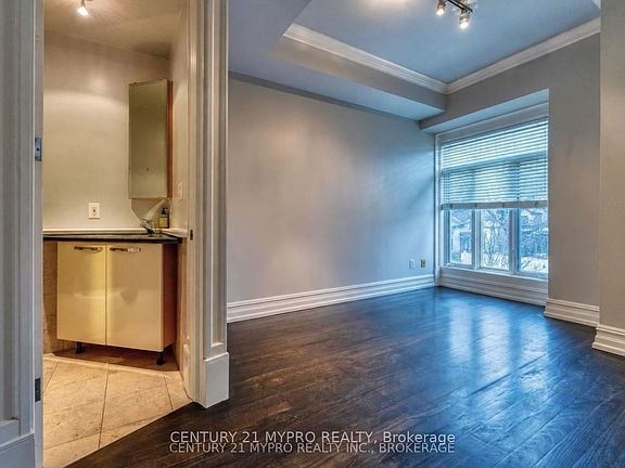 3rd image of 280 Spadina Rd