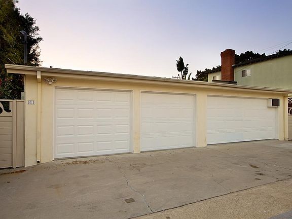 4th image of 611 Alameda Blvd
