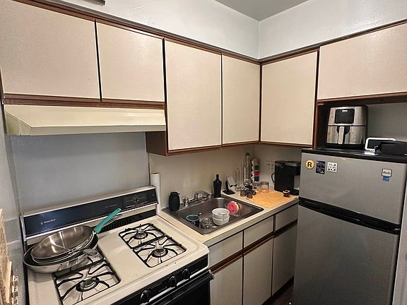 5th image of 31-54 38th St #1