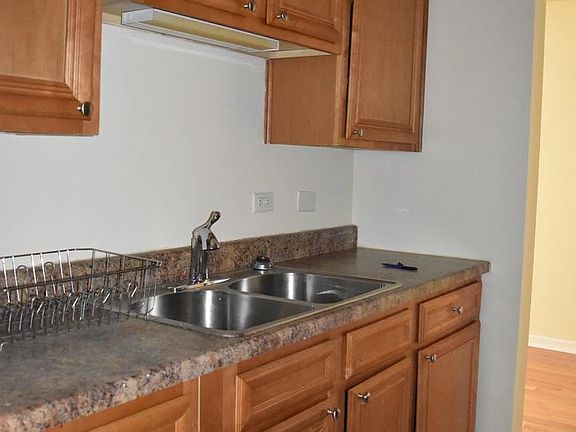 4th image of 3737 N Harlem Ave #4