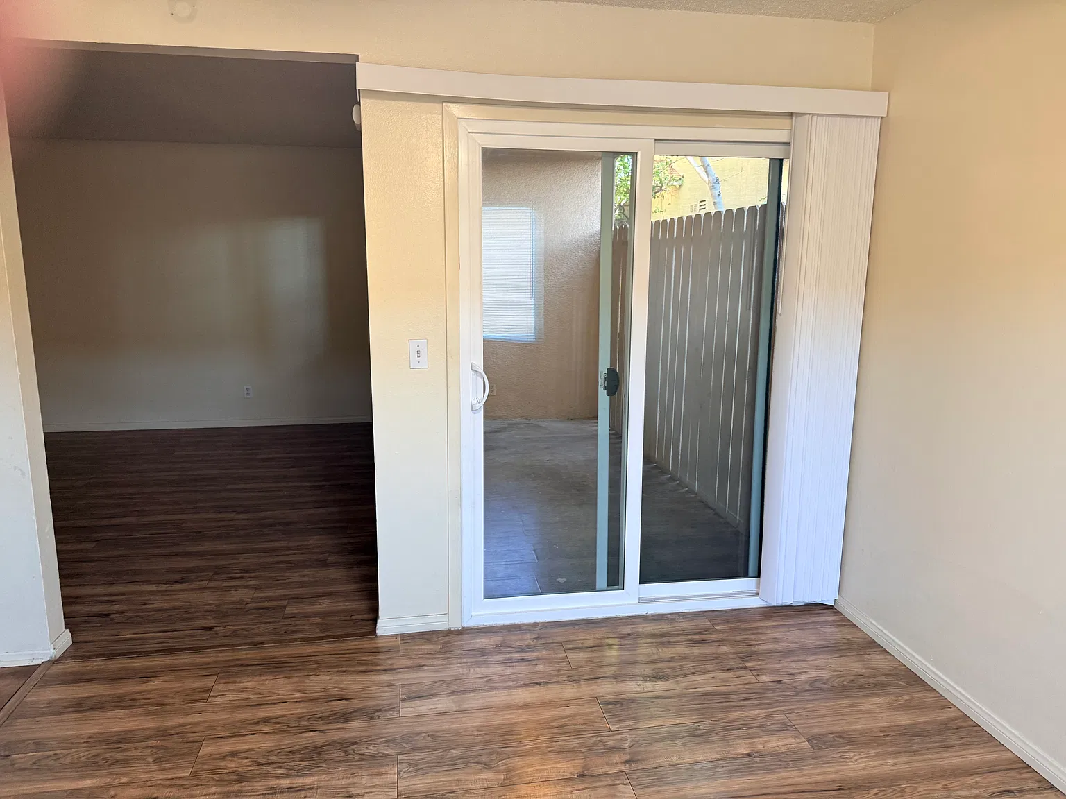 2 bed, 1000 sqft, $2,350 — Photo 3