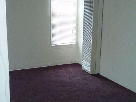 3rd image of 130 1/4 W 110th St