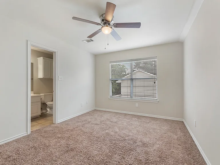 1720 Boardwalk Ct — Photo 19