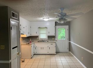 175 4th St S APT 9, Cochran, GA 31014