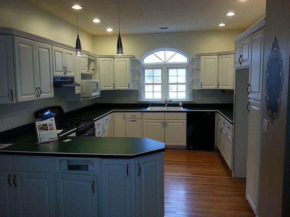 1st image of 707 Glenview Dr