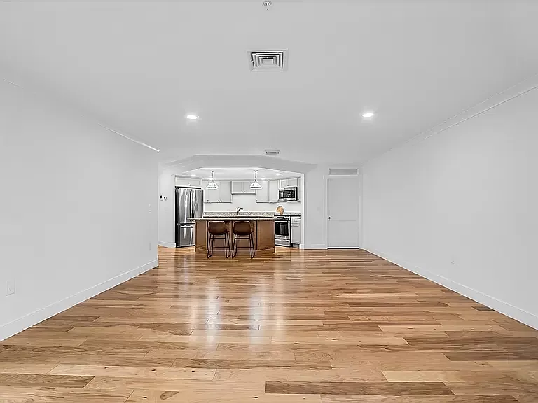 11 Cushing Pl #204 — Photo 5