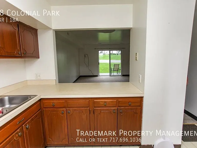 18 Colonial Park — Photo 2