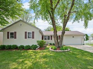 1404 Auburn Ave, Naperville, IL 60565