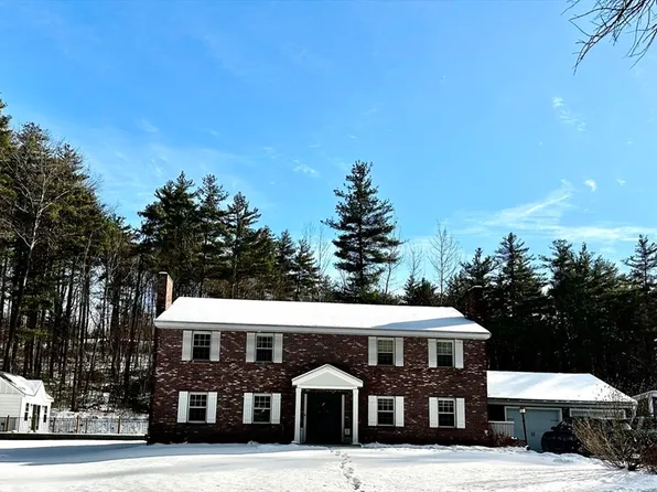 38-40 Goodrich St, Lunenburg, MA 01462
