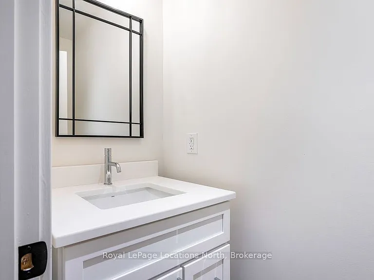 20 Alice St E #1 — Photo 21