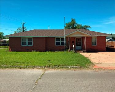 316 N 15th St, Clinton, OK, 73601