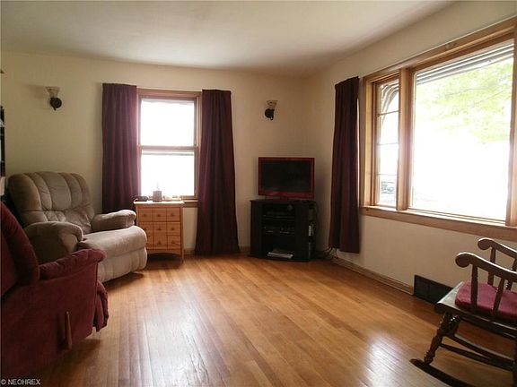 5th image of 2962 Noel Dr