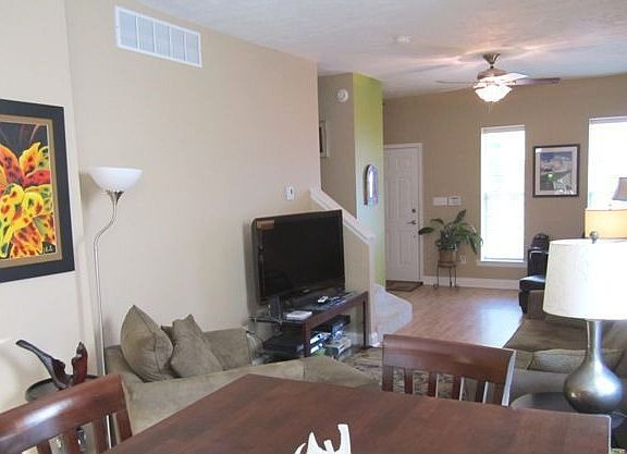 Living/Dinning Areas 