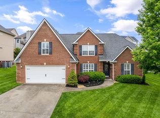 6011 Pembridge Rd, Knoxville, TN 37912