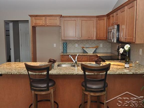 5th image of 44 Tuscany Cir
