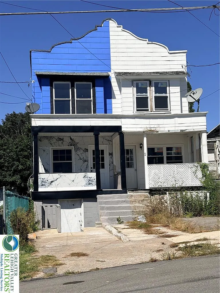 4 bed, 2.5 bath, 1860 sqft, $1,300 — Photo 3
