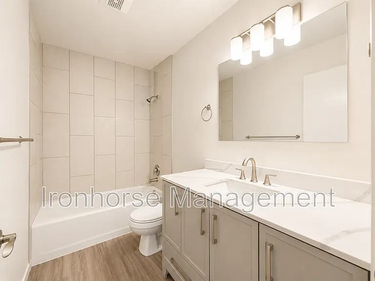811 W Villard St #56 — Photo 12