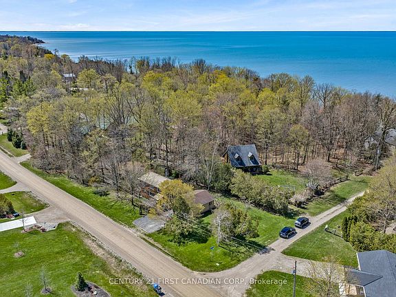 3rd image of 74387 Driftwood Dr