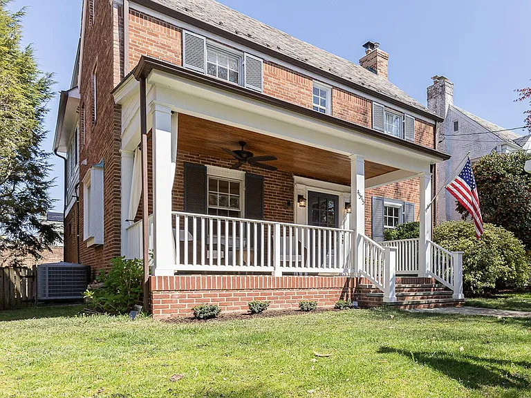 4515 Yuma St NW — Photo 2