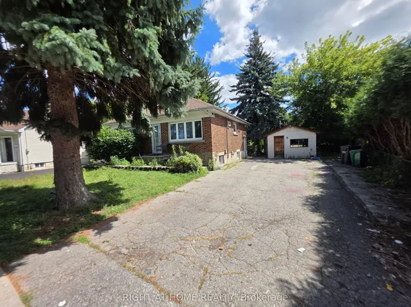 9 Rogers Rd, Brampton, ON L6X 1L7