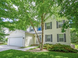 2786 Simons Dr, Chaska, MN 55318