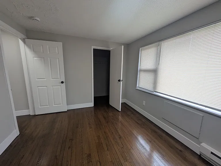 110 Maltby St #7B — Photo 5