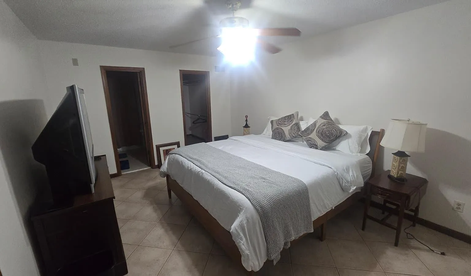 3 bed, 2.0 bath, 1366 sqft, $1,226 — Photo 2