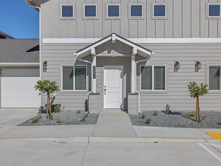 1363 W Grangeville Blvd — Photo 18