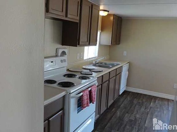 2nd image of 1329 N Windsurf Way
