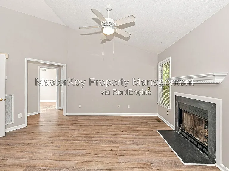 201 Harvester Dr — Photo 7