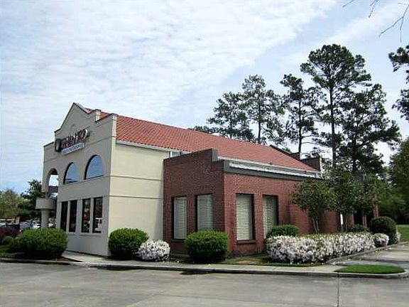 2nd image of 527 N Causeway Blvd