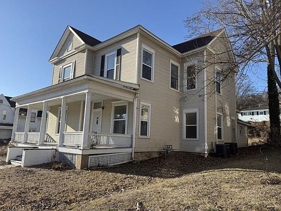 3rd image of 1115 Georgia St