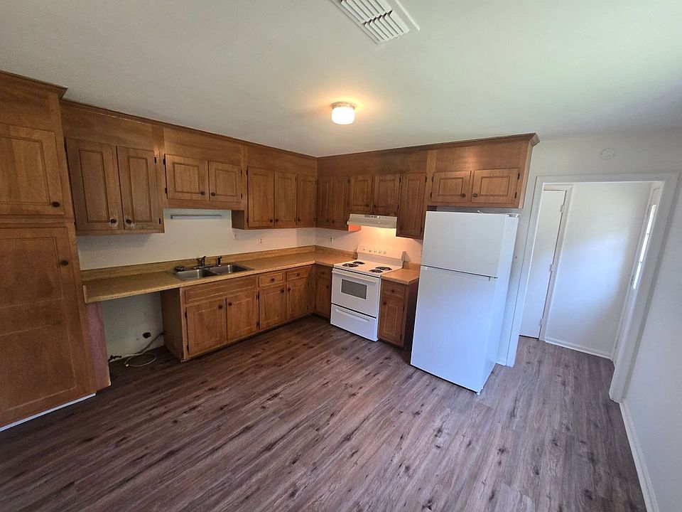 2nd image of 6312 Commons Ct