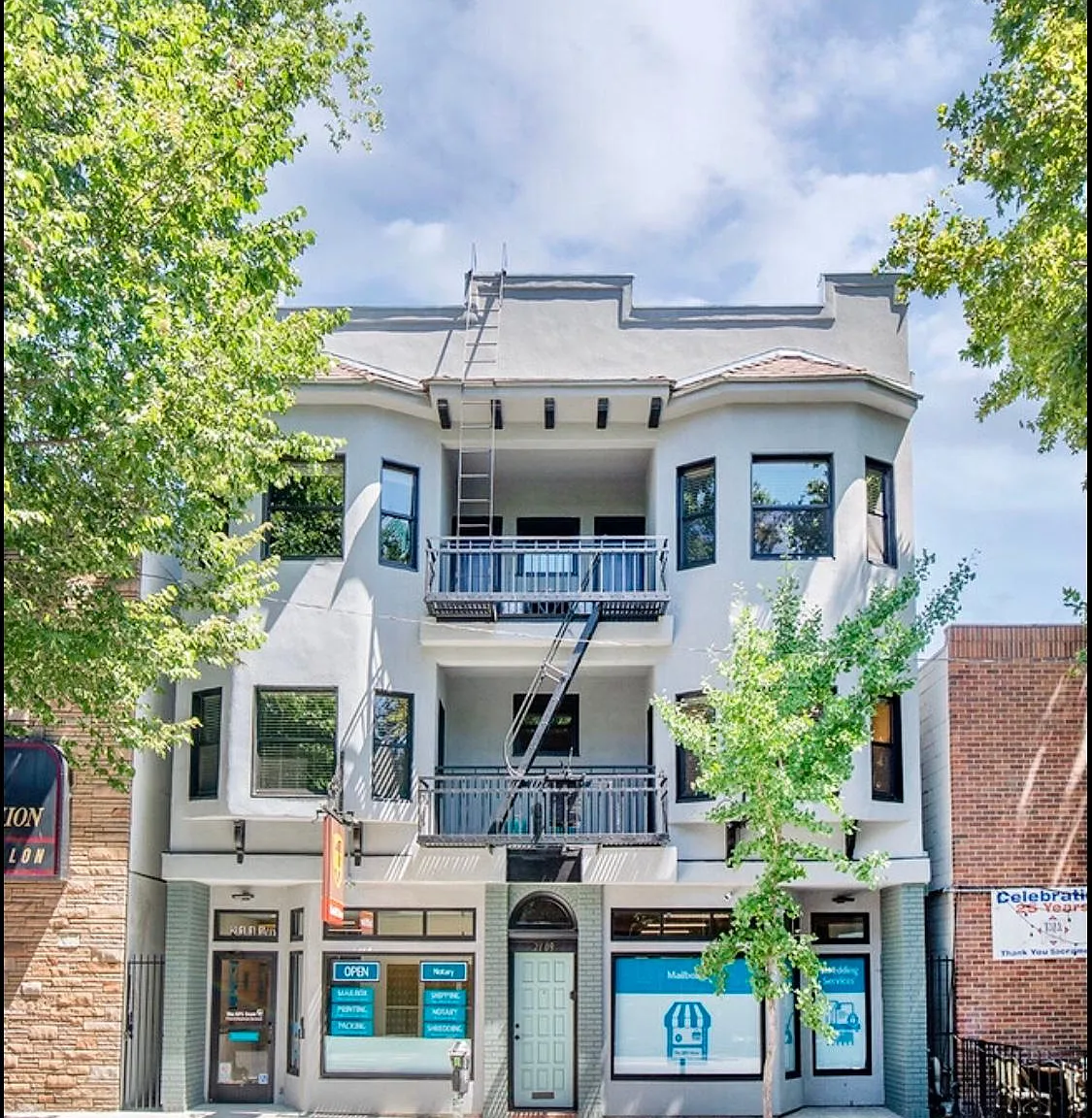1 bed, 1.5 bath, 998 sqft, $2,379 — Photo 1