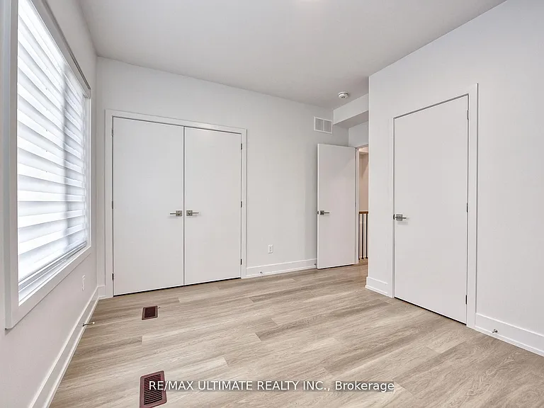 385 McRoberts Ave #LANEWAY — Photo 18