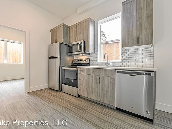 4th image of 4130 NE Garfield Ave #201