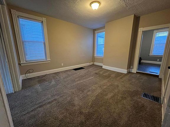 3rd image of 539 Lowell Ave APT 4