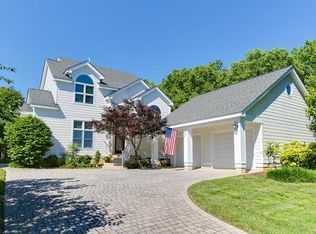 5 Tow Path Cir, Richmond, VA 23221