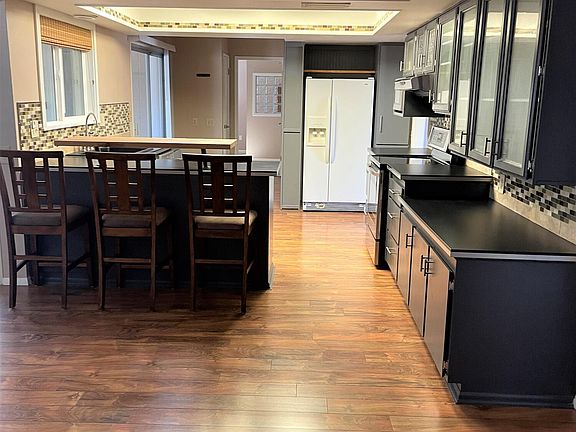 4th image of 13239 W La Terraza Dr
