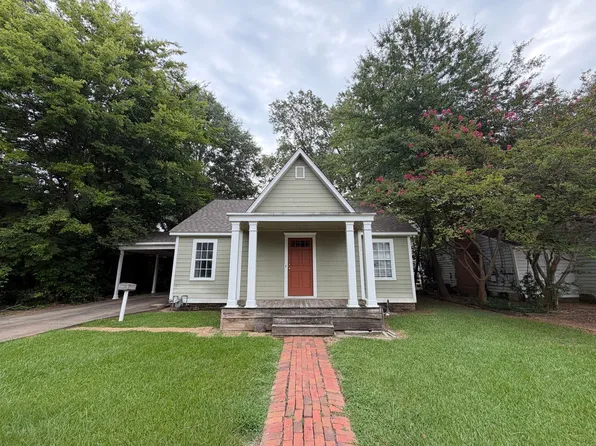 207 Goodman Pl, Starkville, MS 39759